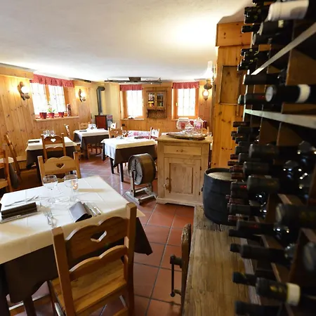Hotel Petit Dahu - Et Restaurant Cogne