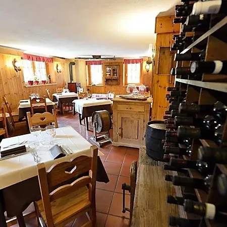 Hotel Petit Dahu - Et Restaurant Cogne