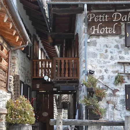 Petit Dahu - Et Restaurant فندق