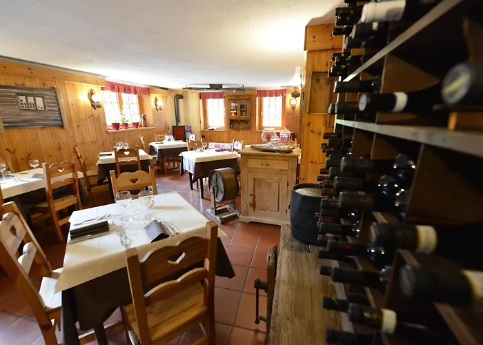 Hotel Petit Dahu - Et Restaurant Cogne