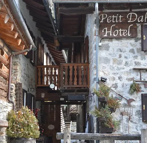 Petit Dahu - Et Restaurant Hotel